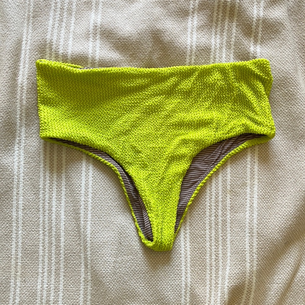 Acacia Bottom